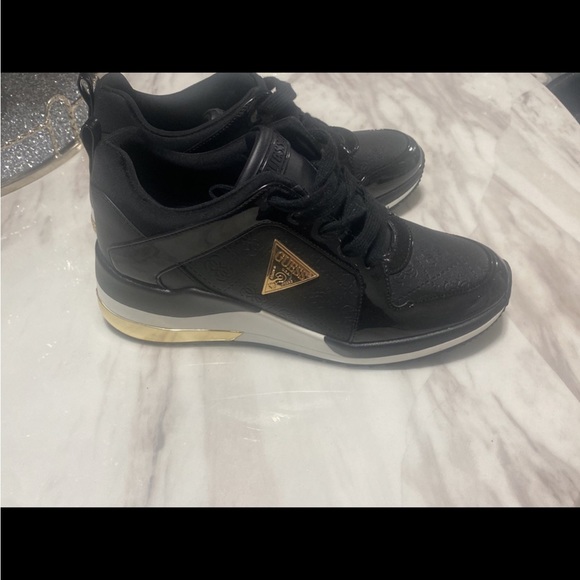 Guess shoes NEW - Picture 2 of 5